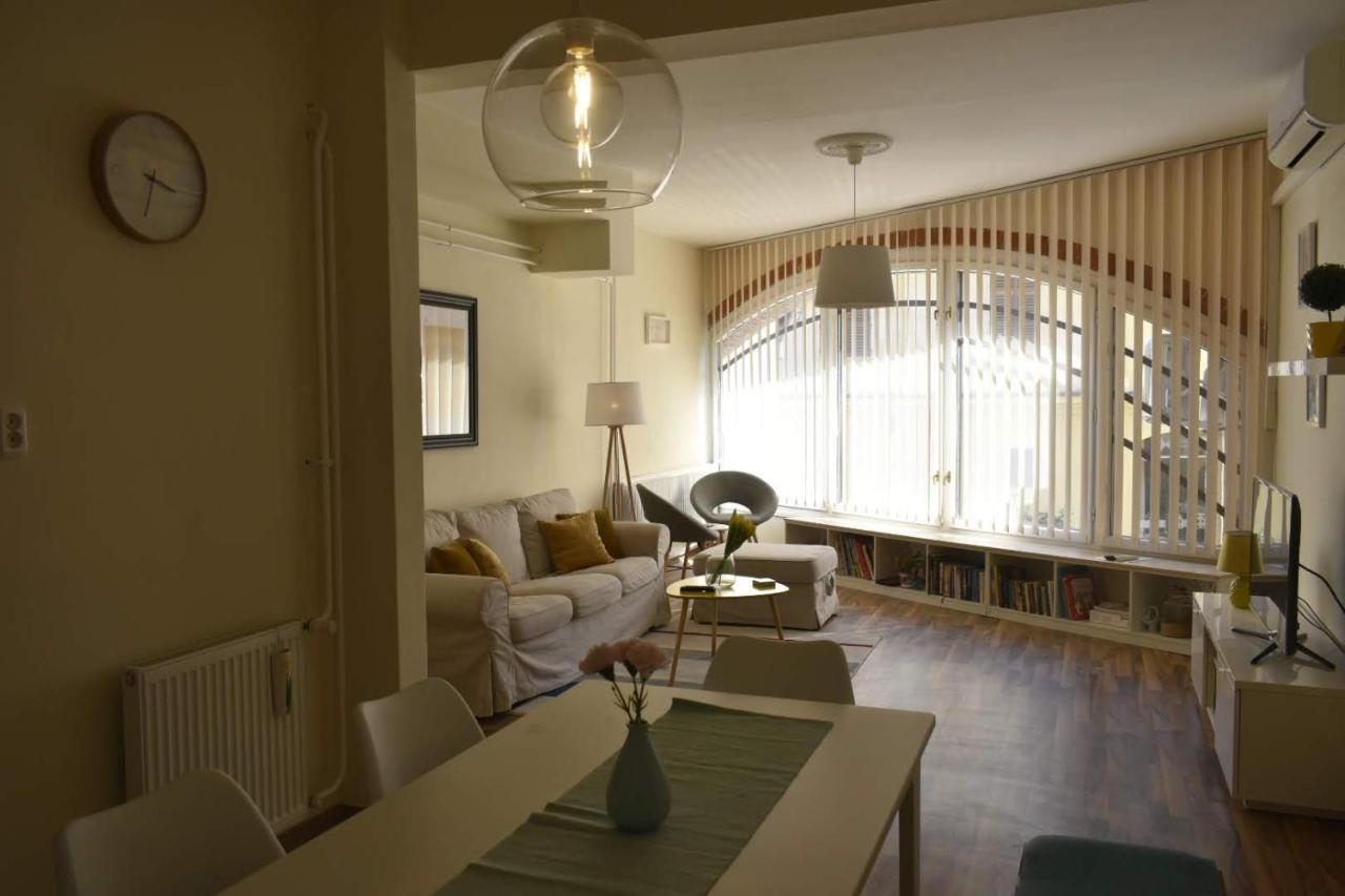 Fonix Family Apartment A Step From Szechenyi Square ペーチ エクステリア 写真