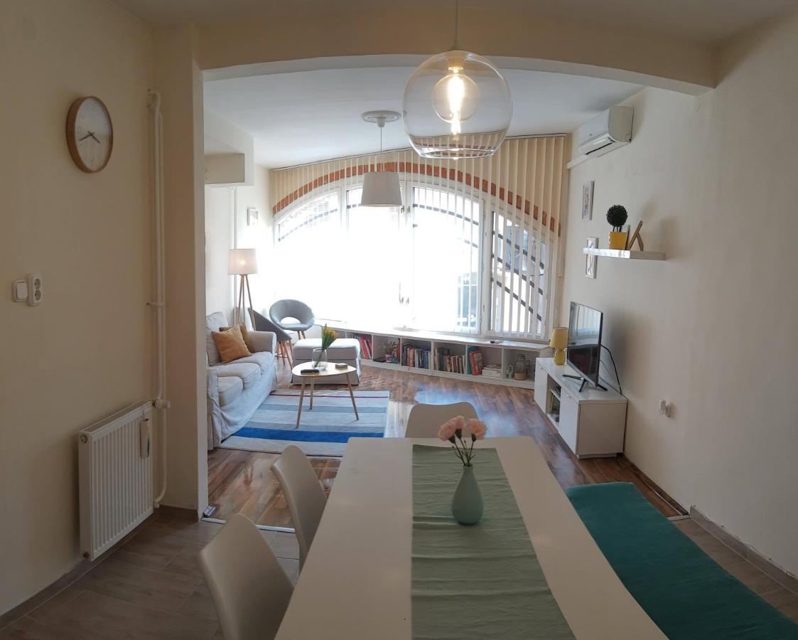 Fonix Family Apartment A Step From Szechenyi Square ペーチ エクステリア 写真