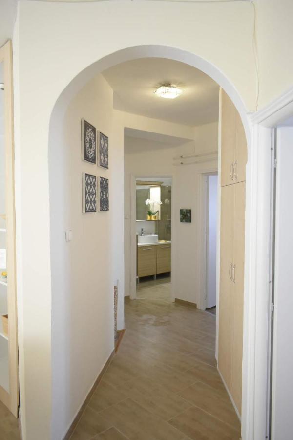Fonix Family Apartment A Step From Szechenyi Square ペーチ エクステリア 写真