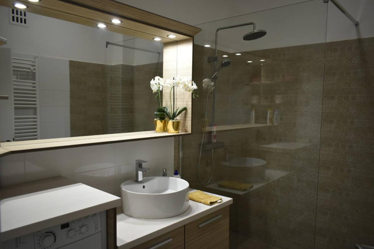 Fonix Family Apartment A Step From Szechenyi Square ペーチ エクステリア 写真